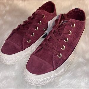Women’s Suede Burgundy Converse